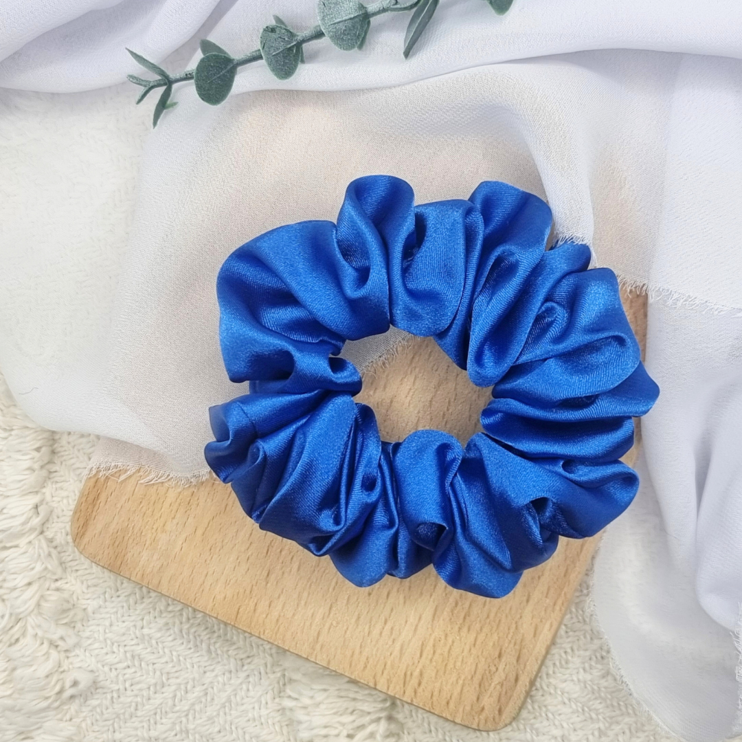 Scrunchie standard kobaltowa