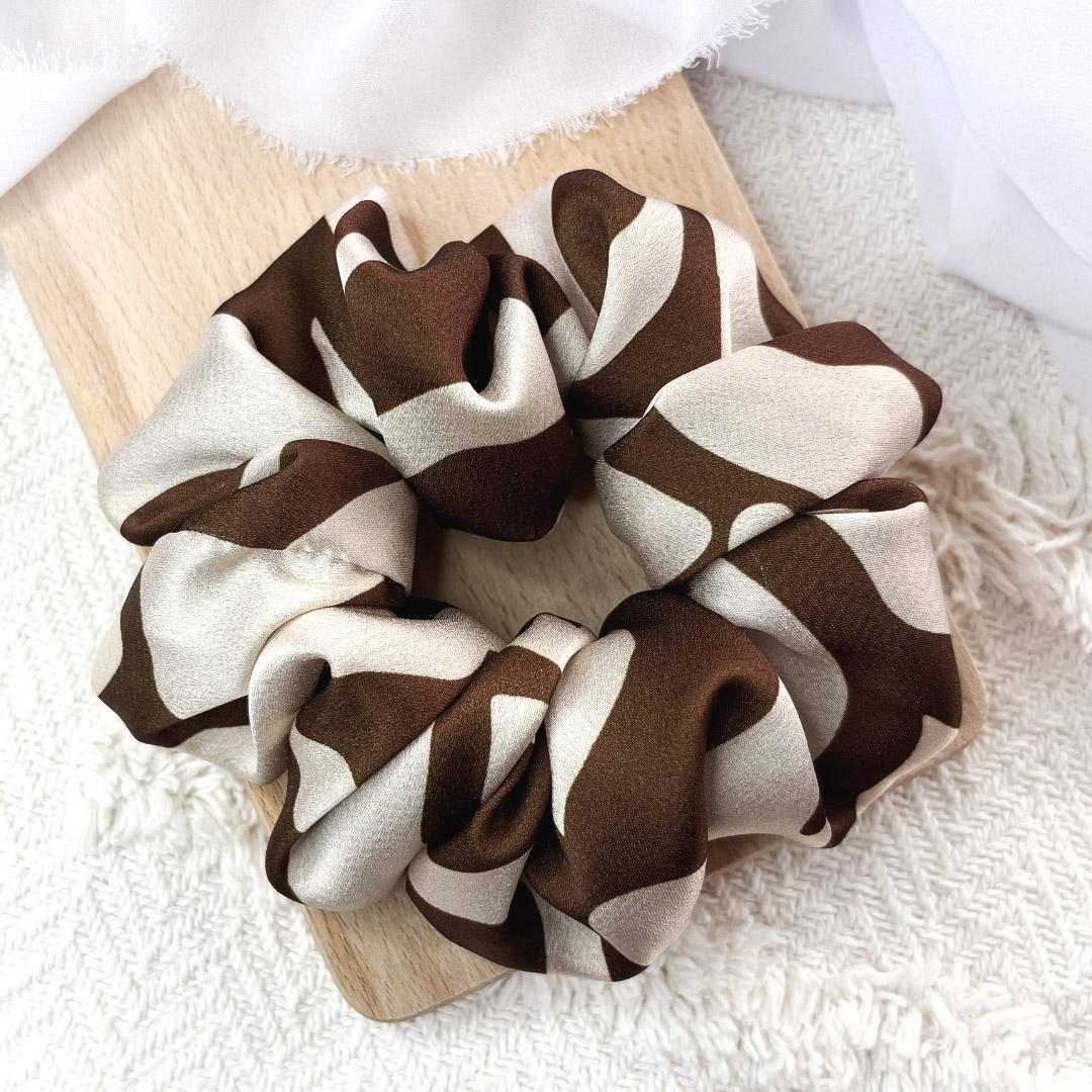 Scrunchie oversized cętki beżowo - brązowe