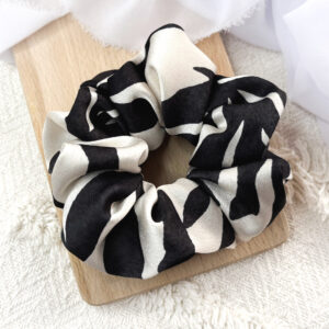 Scrunchie oversized biało - czarna zebra