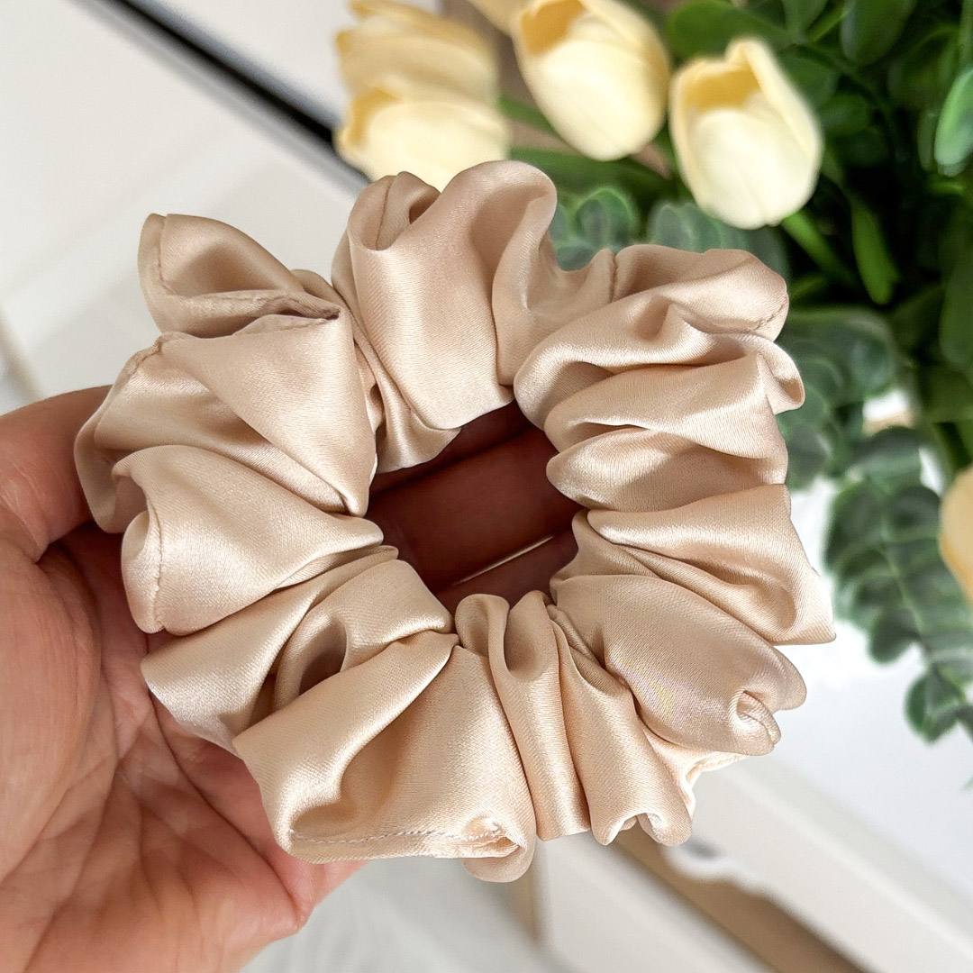 Gumka do włosów scrunchie – Beż – Midi